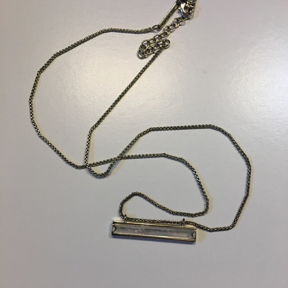 Kendra Scott LEANOR Bar Pendant Necklace Gold - Picture 5 of 11